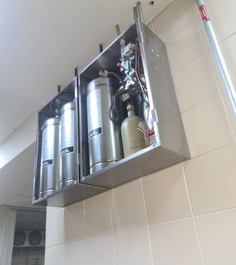 Un sistema de químico húmedo para cocinas debe ser diseñado con base en la capacidad y tamaño de la cocina que cubrirá para atacar el riesgo de forma efectiva